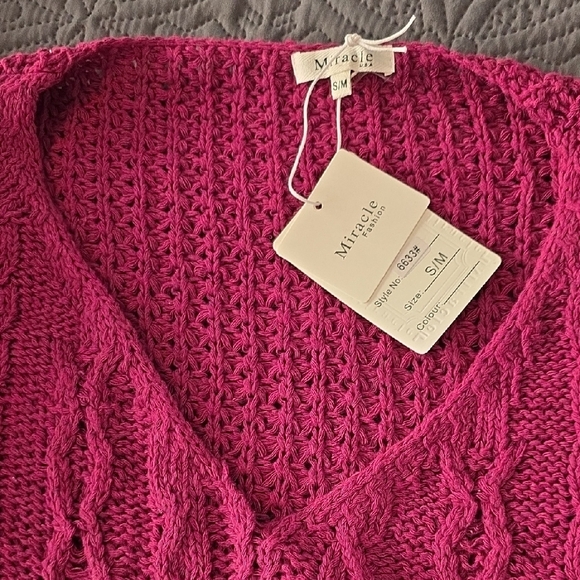 NWT Oversized S/M Miracle Women's V-Neck Cable Knit Sweater - Burgundy - Picture 3 of 7